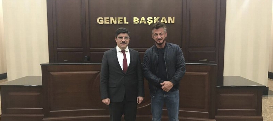 Yasin Aktay, asesor del presidente turco, dijo a la AP que el actor lo entrevistó en Ankara...