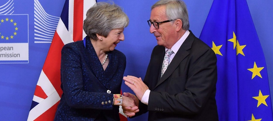 A menos de cuatro meses de que Reino Unido deje la UE el 29 de marzo, May aceptó finalmente...