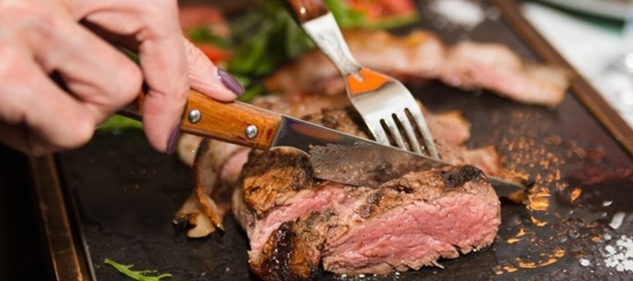 Los científicos encontraron que una dieta rica en carnes rojas como fuente primaria de...