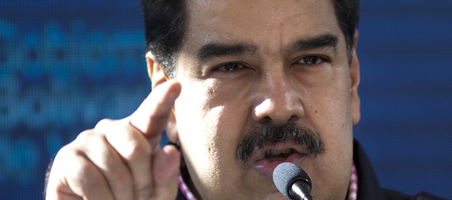 El gobierno socialista venezolano repetidamente acusa a Washington de orquestar un complot para...
