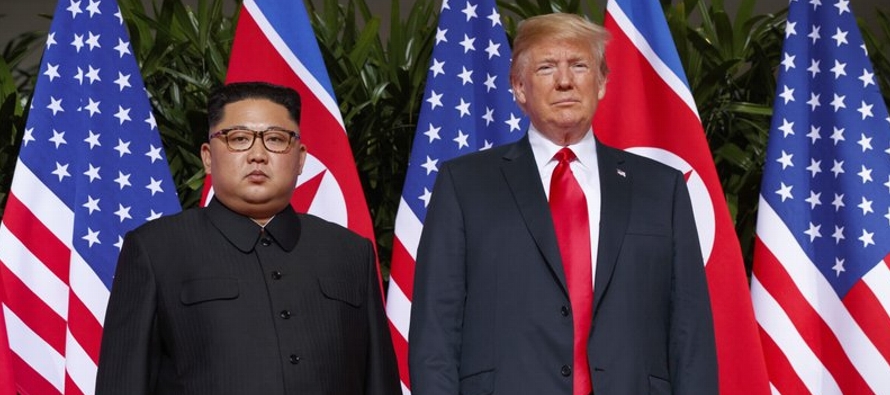 Kim y el presidente estadounidense Donald Trump se reunieron en Singapur el 5 de junio, donde...