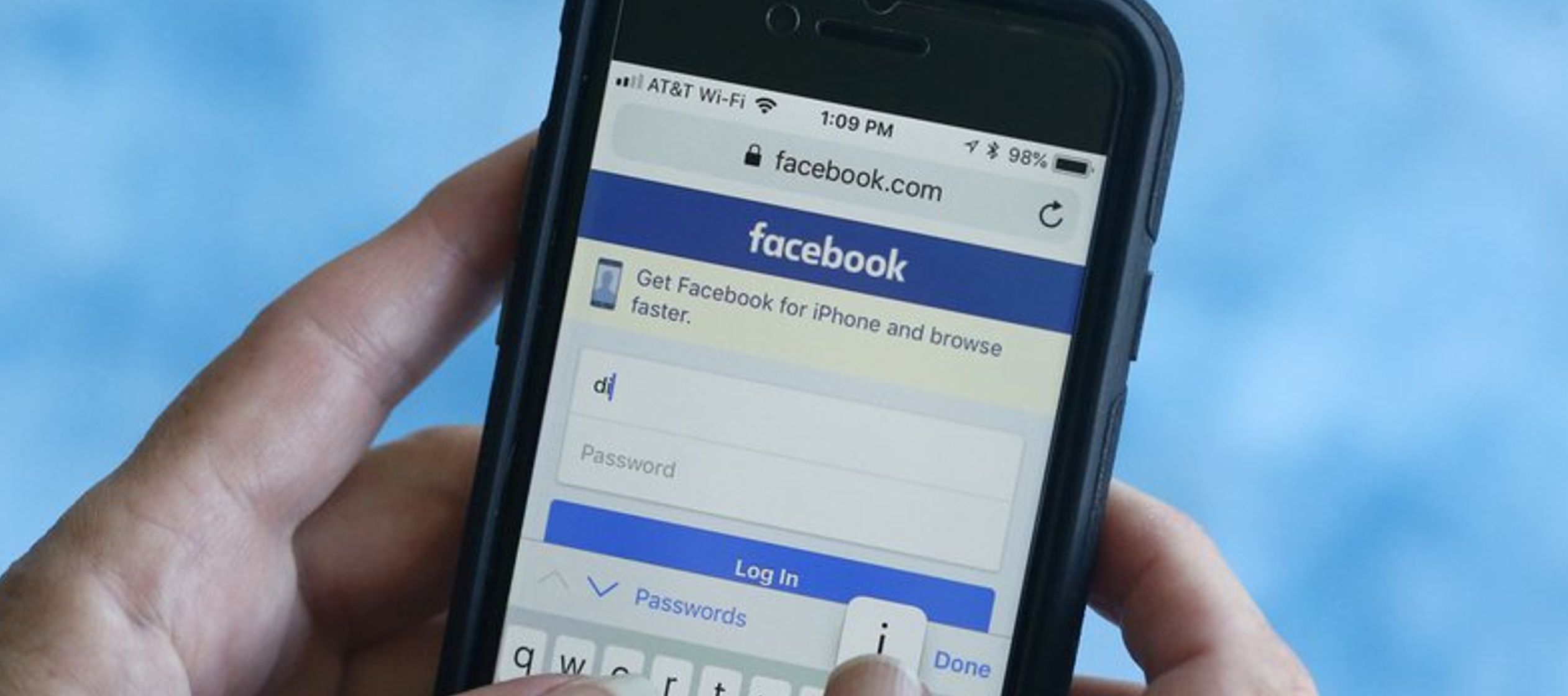 Una creciente cantidad de gente dice que está saliéndose de Facebook, o al menos...