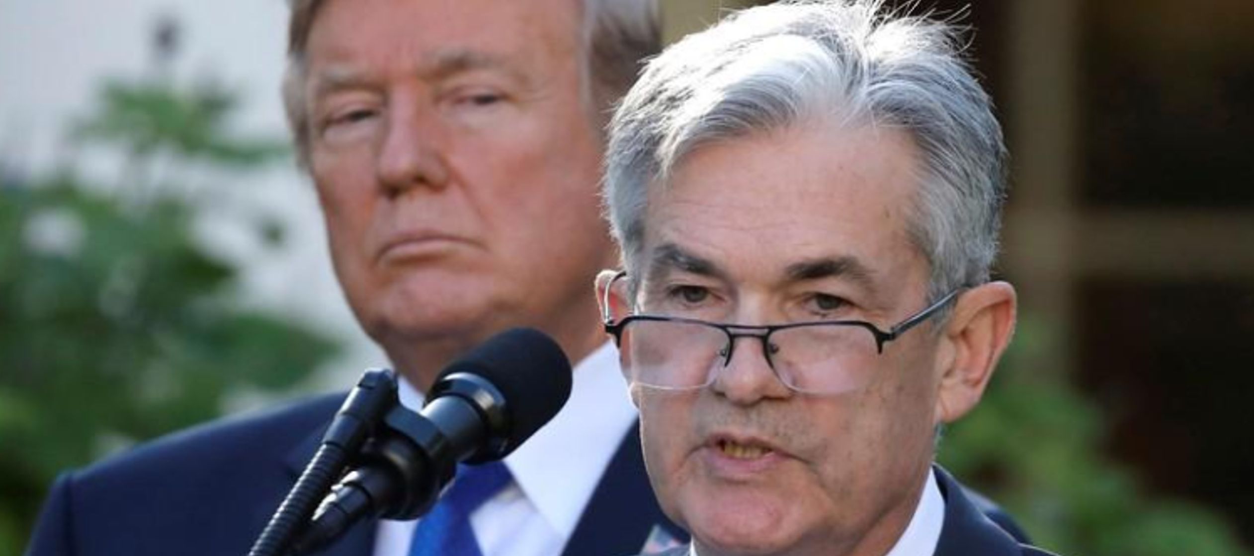 Trump ha atacado con frecuencia a Powell, quien asumió como presidente de la Fed en febrero...