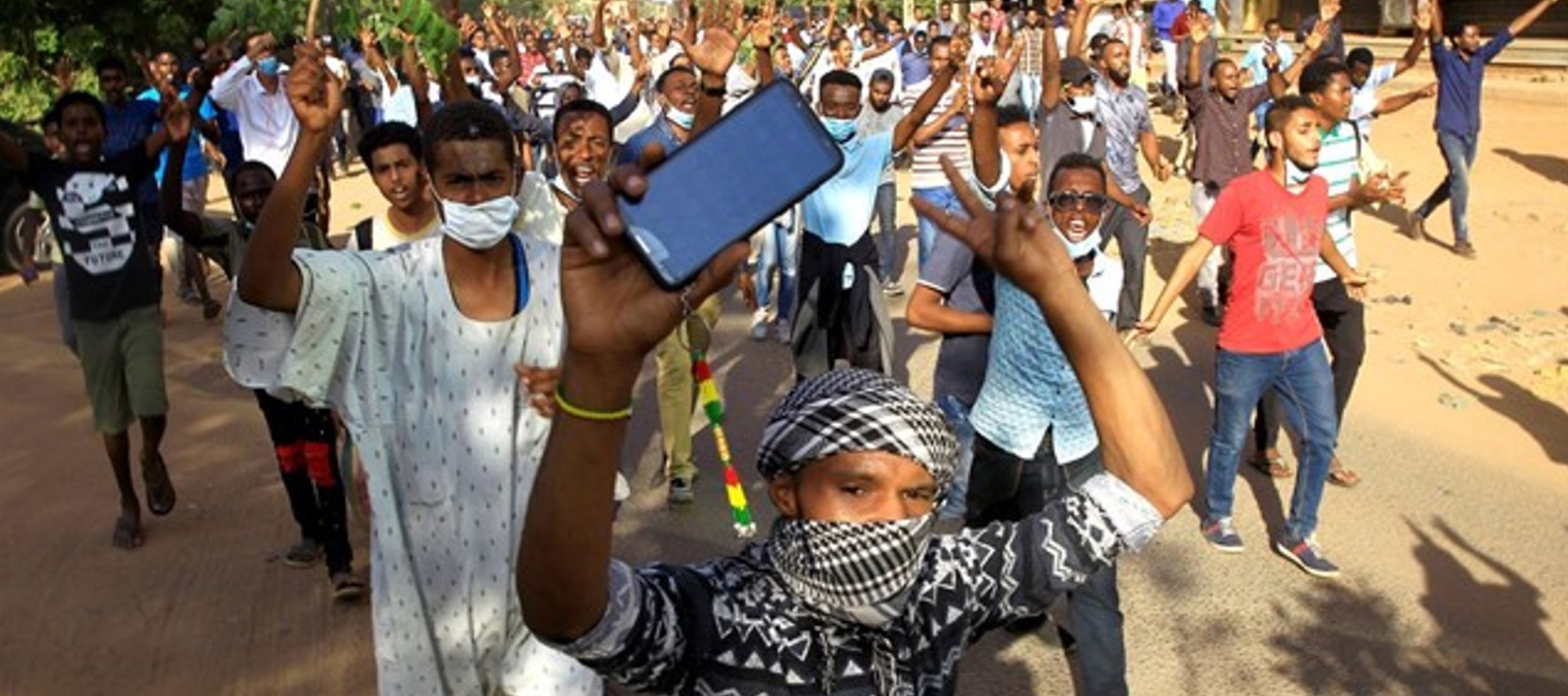 El presidente de Sudán, Omar Hasán al Bashir, acusó el martes a...