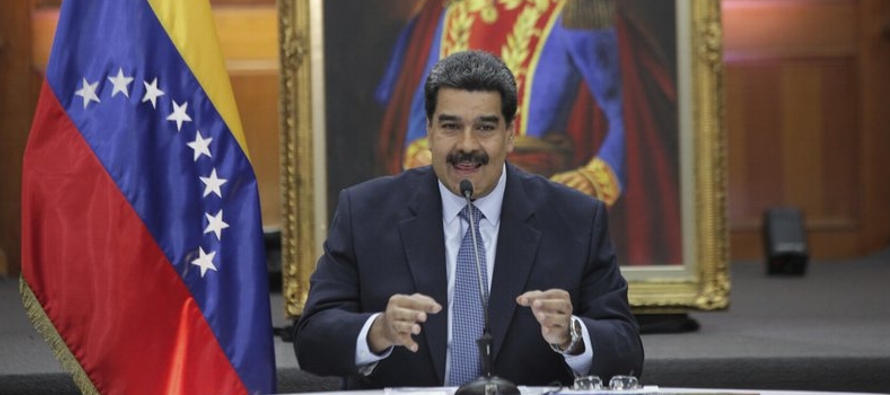 Maduro, un ex chofer de autobús y dirigente sindical de 56 años, jurará como...