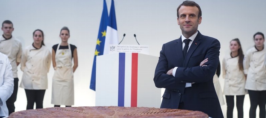 En su carta, Macron dice estar abordando las preocupaciones del movimiento a través de un...