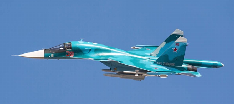 Los aviones Su-34 estaban en vuelos de entrenamiento cuando tuvieron contacto a unos 35...