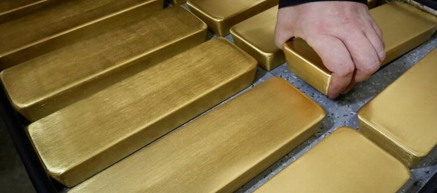 A las 1225 GMT, el oro al contado perdía un 0,43 por ciento a 1.286,22 dólares la...