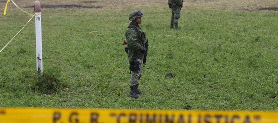 El Ejército y la Policía de Hidalgo han tenido que ampliar la zona acordonada para...