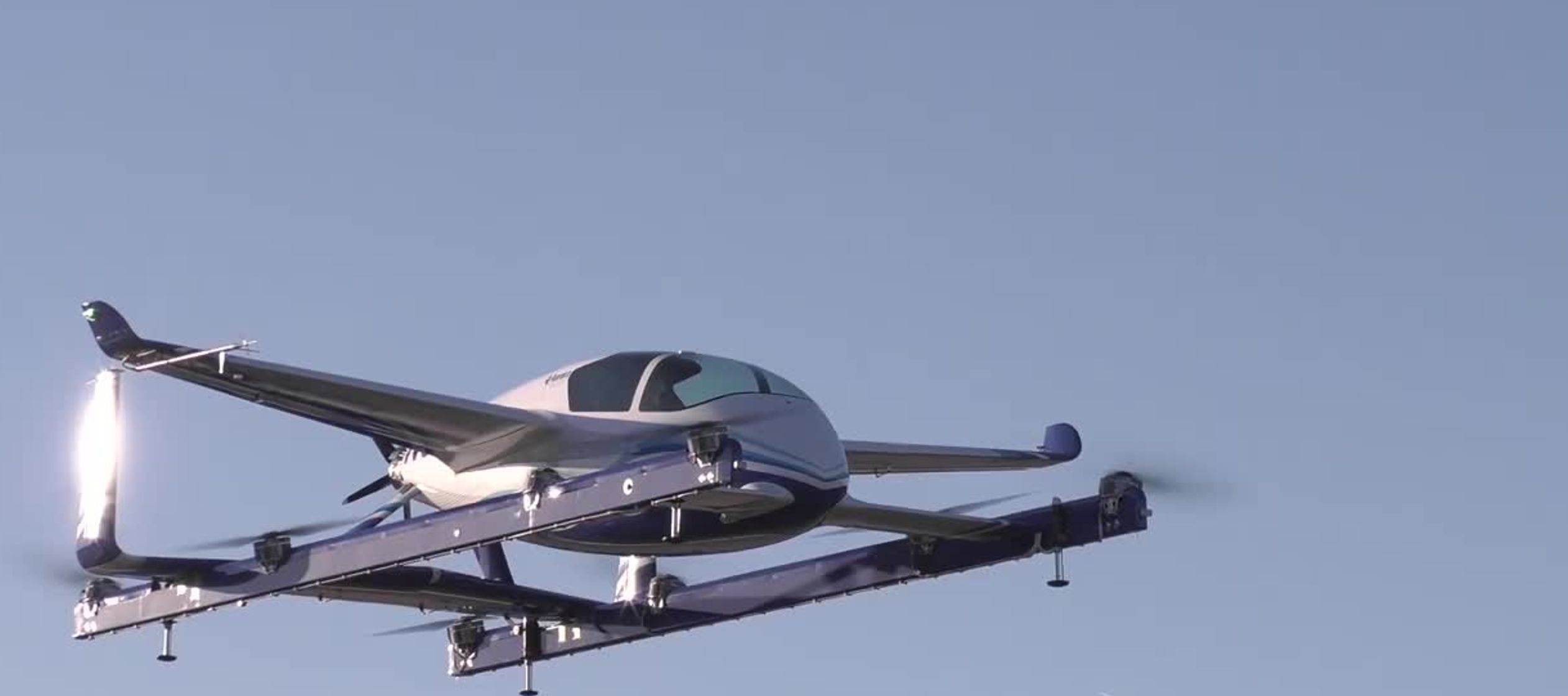 Boeing informó este miércoles que su prototipo de "auto volador"...