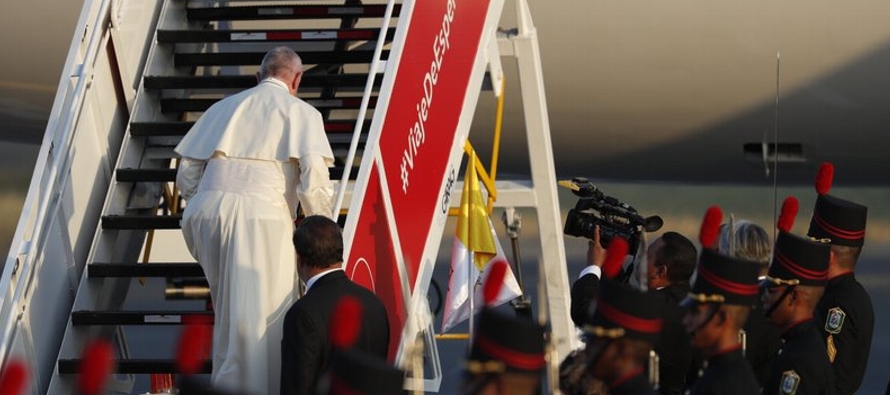 La crisis venezolana le estalló prácticamente en la cara al papa desde que...