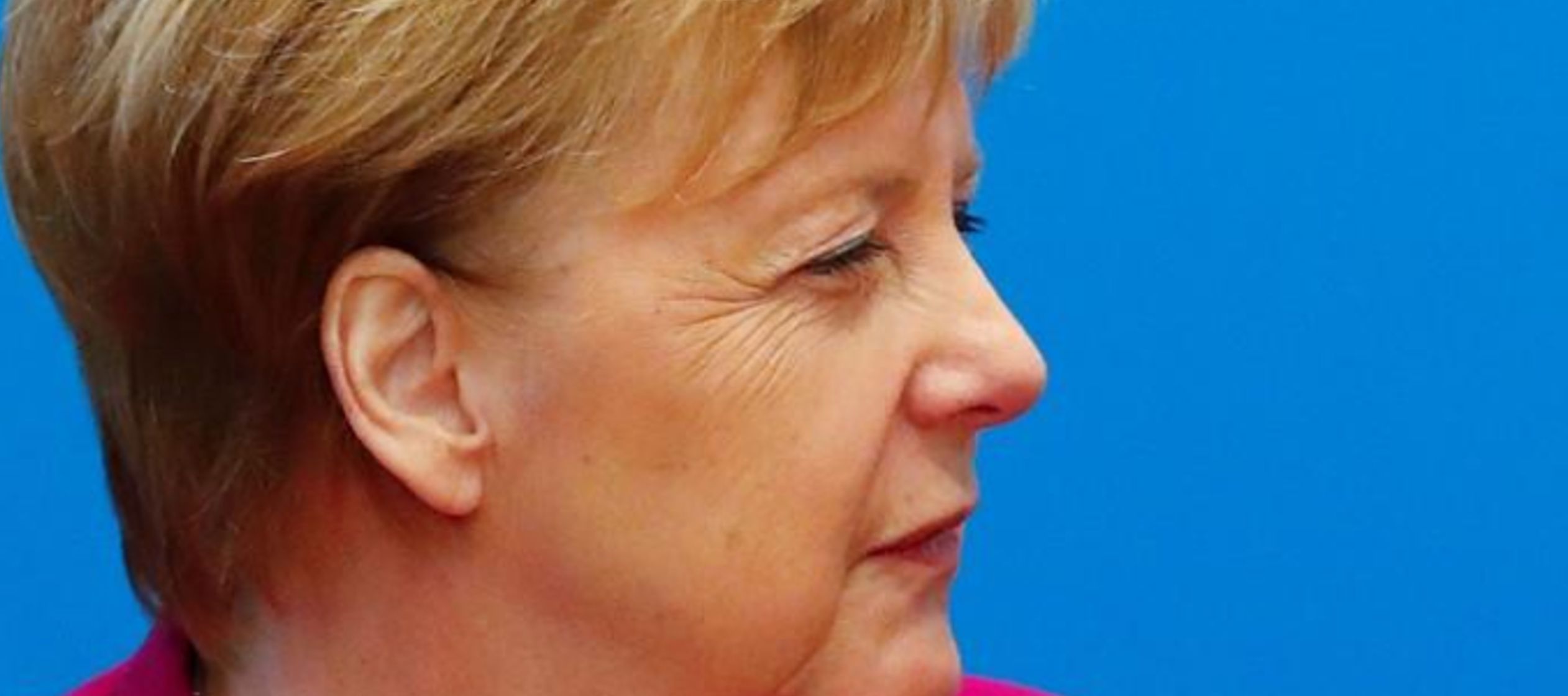 En el video, Merkel agradeció a sus 2,5 millones de seguidores y los invitó a...