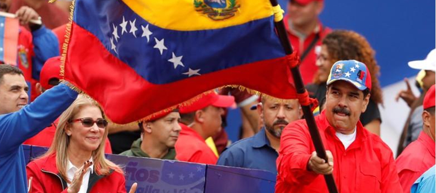 El presidente de Venezuela, Nicolás Maduro, propuso el sábado adelantar las...