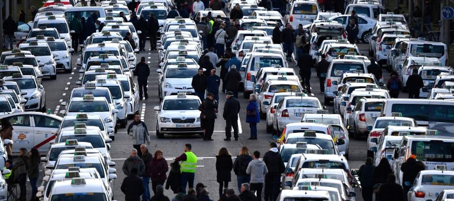 Un 53% de los más de 7,000 taxistas que participaron en la votación del martes por la...