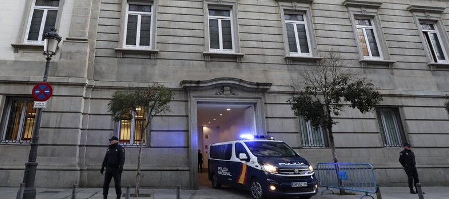 Como el expresidente Carles Puigdemont evitó ser procesado al huir a Bélgica,...