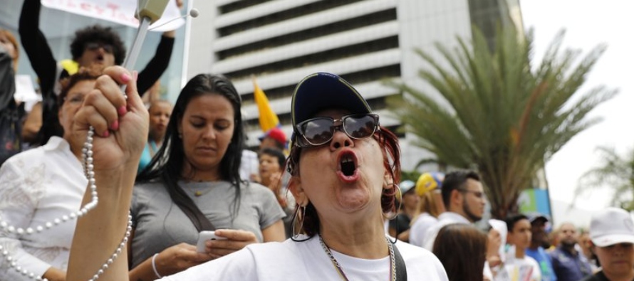 “Nuestro reto es continuar en las calles”, dijo Guaidó al remarcar que la...