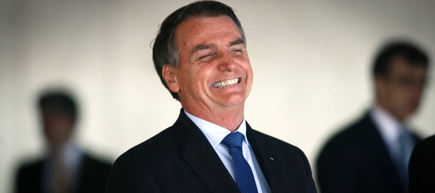 A pesar de su retórica agresiva, Bolsonaro ha aprendido la fórmula para mantener...