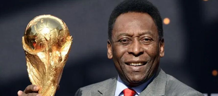 Pelé revitalizó el espíritu de su pueblo al ganar tres Mundiales, el primero a...