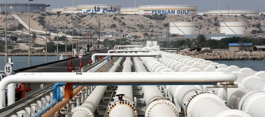 La industria petrolera iraní, así como la mayoría de los sectores...