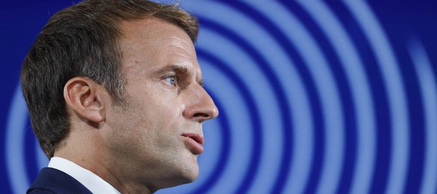 El objetivo del plan es estimular el crecimiento económico de Francia en la próxima...