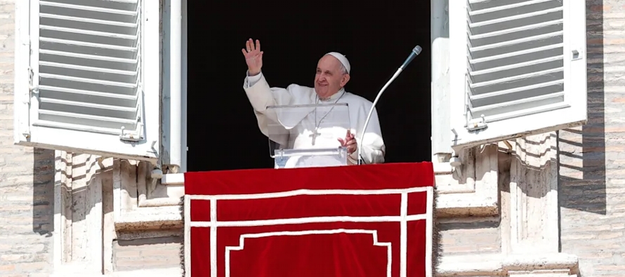 El pontífice instó a "estar cerca de los que están agotados, de los que...