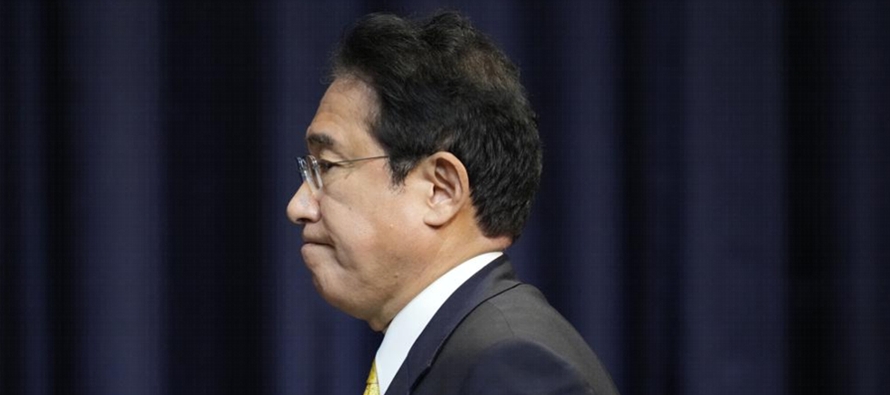 El ministro Minoru Terada ha sido acusado de varios irregularidades de fondos y contabilidad.