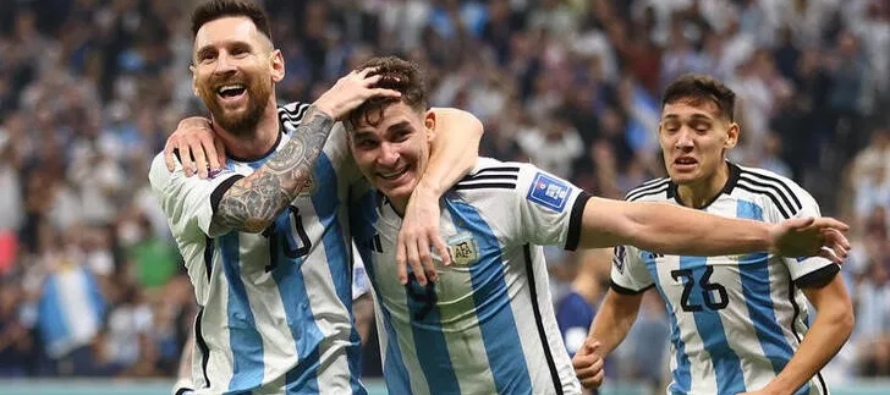 "Es una alegría enorme para todo el país que Argentina esté jugando otra...
