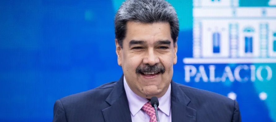 El presidente de Venezuela, Nicolás Maduro, ordenó este lunes entregar viviendas, en...