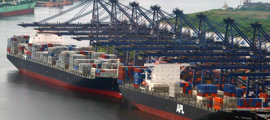 Las exportaciones sumaron en enero 33.899,1 millones de dólares, un 3,8 % superior al mismo...
