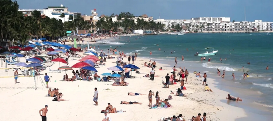 México recibió 3,31 millones de turistas extranjeros en el tercer mes de 2022,...