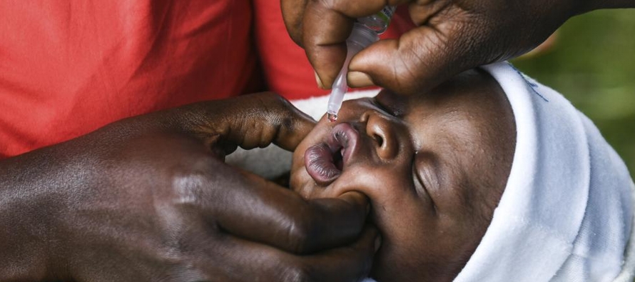 El de Mozambique es el segundo caso importado de polio en el sur de África este año,...