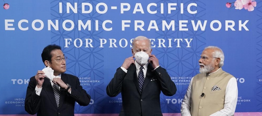 En una conferencia de prensa, Biden admitió que la economía estadounidense tiene...