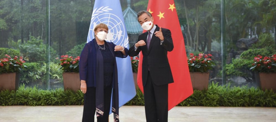 El ministro de Exteriores de China, Wang Yi, recibió a Bachelet en la ciudad sureña...