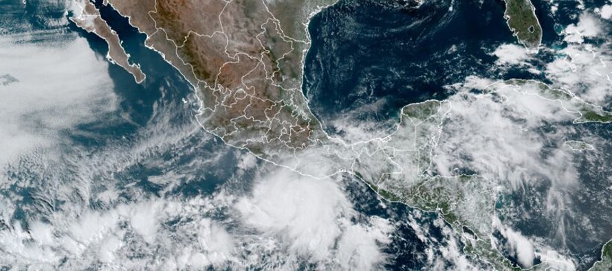 El primer huracán de la temporada se formó el domingo en el sur de México y...