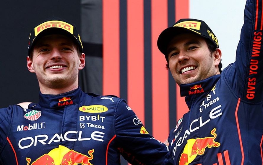 Los dos McLaren del australiano Daniel Ricciardo y el inglés Lando Norris concluyeron octavo...