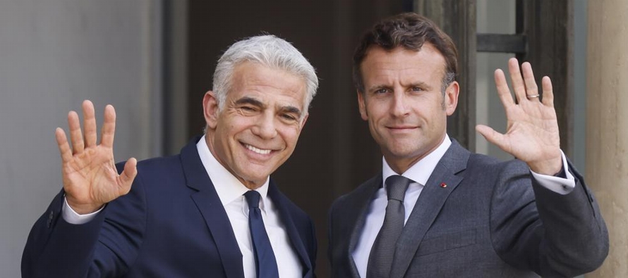 Lapid se reunió el martes en París con el presidente Emmanuel Macron, quien lo...