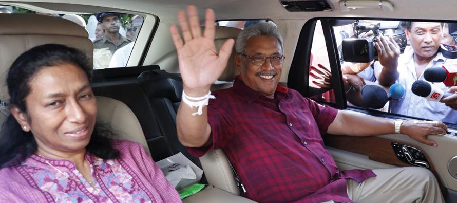 El presidente Gotabaya Rajapaksa, que huyó de Sri Lanka el miércoles en medio del...