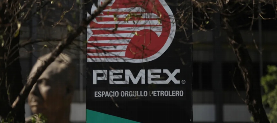 En el reporte, la agencia de calificación crediticia indicó que "Pemex tiene una...