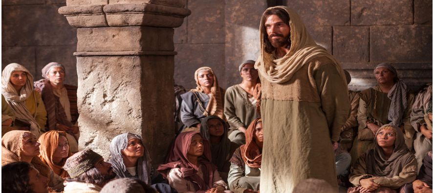 En aquel tiempo, Jesús llamó a la gente y les dijo: «Oídme todos y...