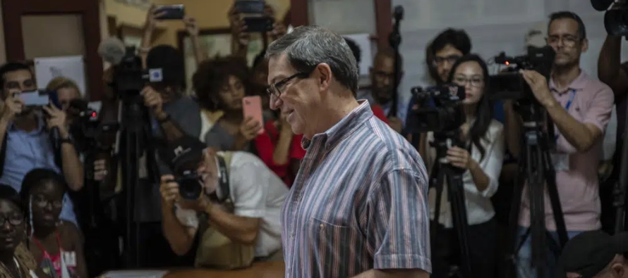 El Partido Comunista de Cuba, el único con estatus legal en la isla, no presenta candidatos...