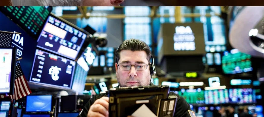 Entre los 30 valores del Dow Jones, lideraron los ascensos Caterpillar (1,43 %), Chevron (1,40 %) y...