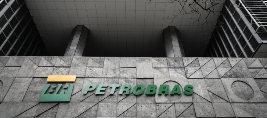 La petrolera brasileña alega que el primer pozo que pretende perforar está ubicado a...