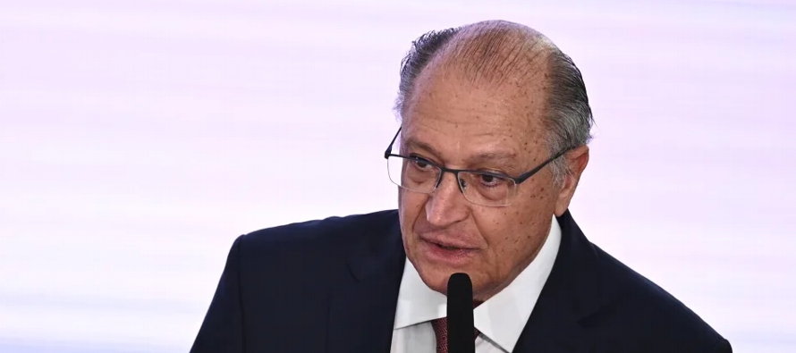 "Es una propuesta de estímulo transitoria y cíclica", dijo Alckmin ante la...