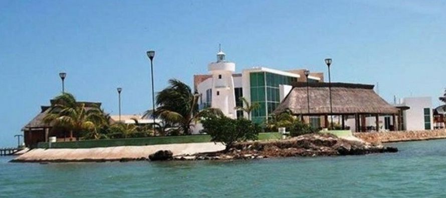 Isla Arena, que comparte con Yucatán la Reserva de la Biósfera de Celestún,...