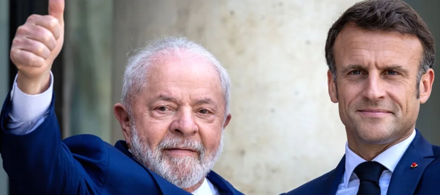 Lula fue recibido por Macron con todos los honores en el Palacio del Elíseo.