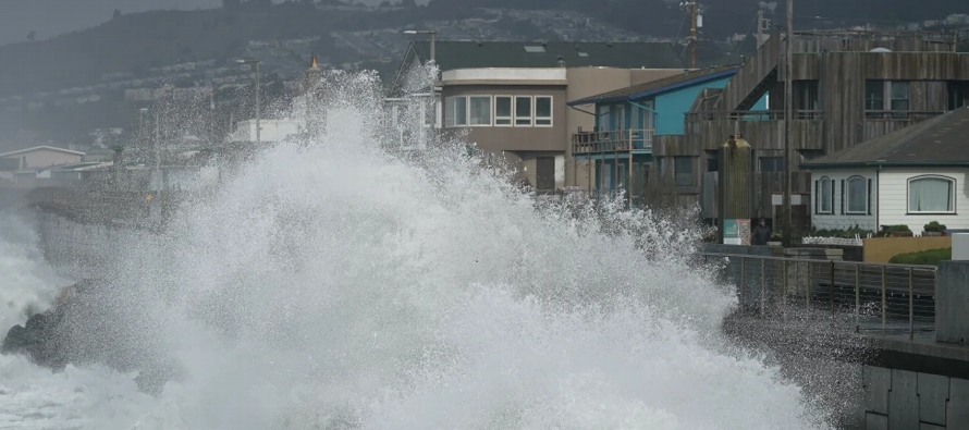 Científicos descubrieron que el tamaño medio de las olas en invierno ha crecido hasta...