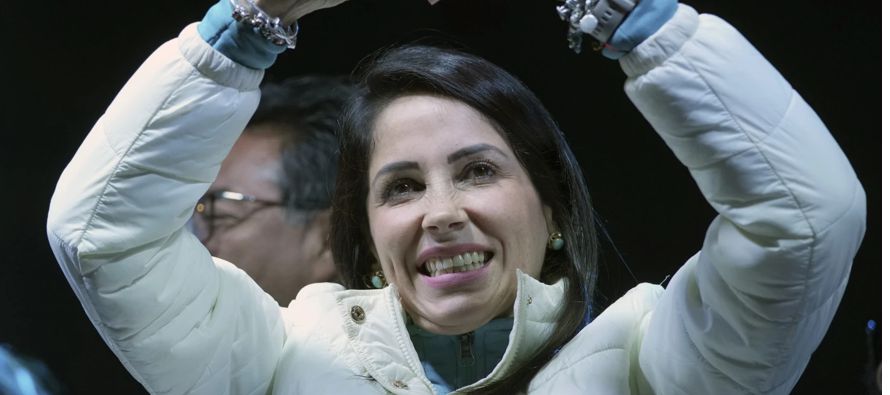 Con casi el 85% del escrutinio, la candidata del partido Revolución Ciudadana, Luisa...