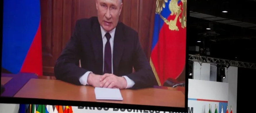Putin no pudo asistir en persona a la cumbre debido a la orden de detención dictada en su...
