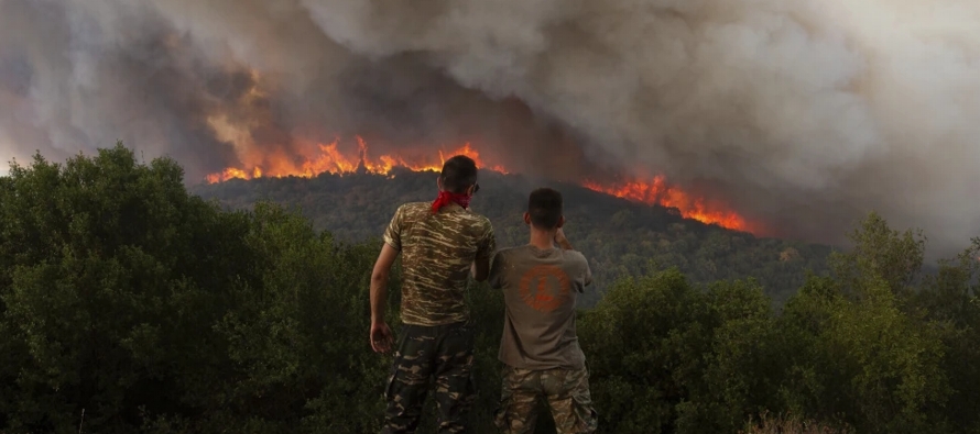 Los incendios forestales han dejado 20 muertos durante la última semana. Se cree que 18 de...