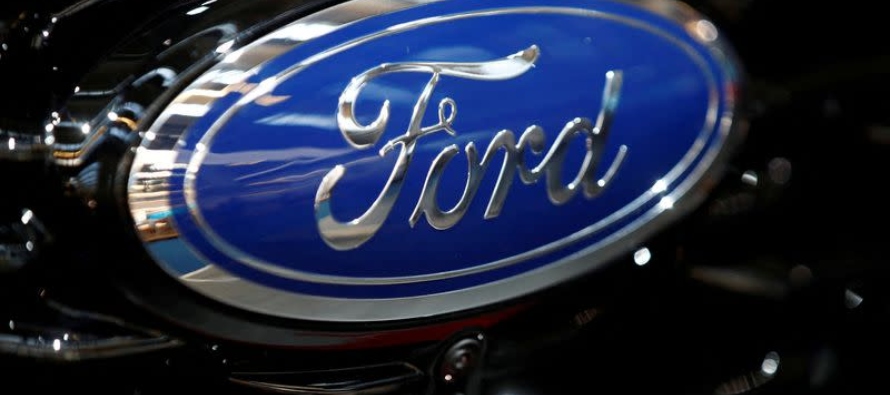 Ford Motor dijo el viernes que despedirá a otros 495 trabajadores en Ohio y Michigan debido...